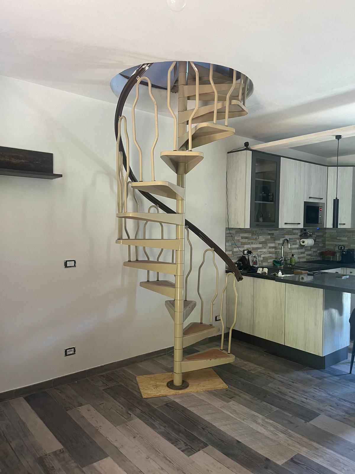Sostituzione Di Scala A Chiocciola Tonda: Più Comodità Con Una Scala a Giorno a U: Immagine 3